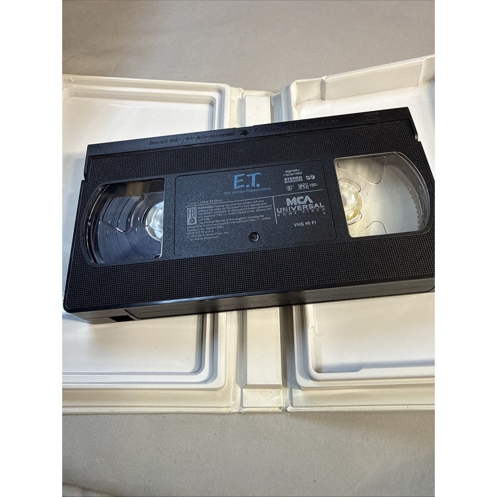 E.T. The Extra-Terrestrial (VHS, 1996, Clamshell) - Picture 6 of 7